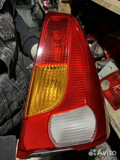 Фонарь задний правый для Renault Logan (деффект)