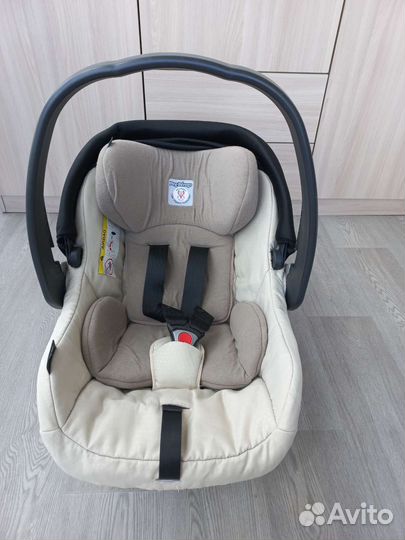 Автокресло Peg Perego (0+) с базой isofix