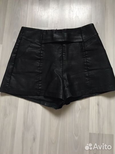 Кожаные шорты