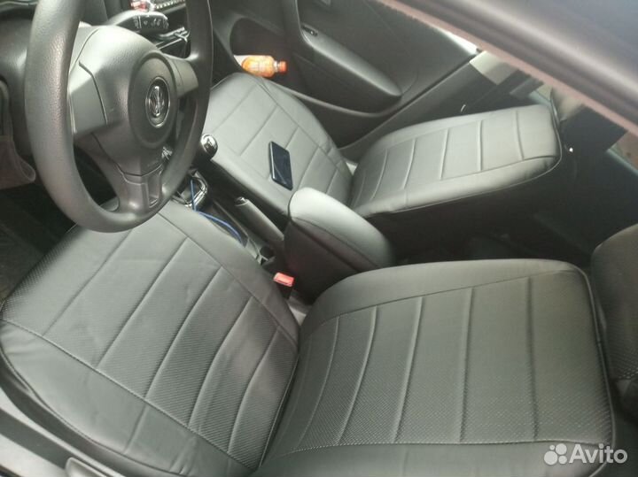 Подлокотник Фольксваген Поло с магнитом