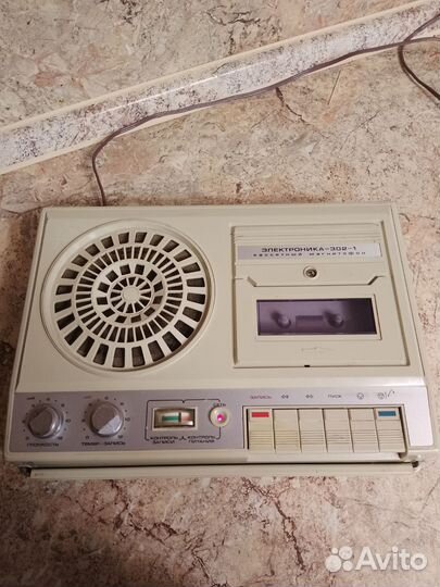 Кассетный магнитофон Электроника 302-1