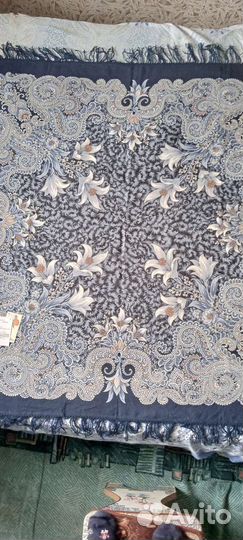 Павловопосадский шерстяной платок