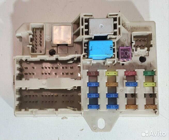 Блок предохранителей салонный Mazda 6 GG