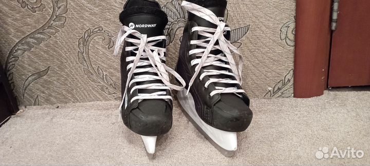 Коньки хоккейные