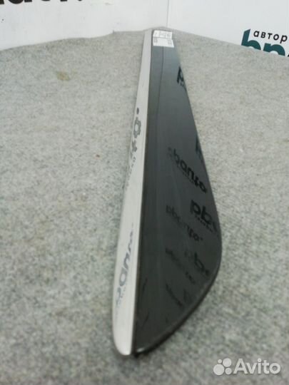 Молдинг задней правой двери A1646905482