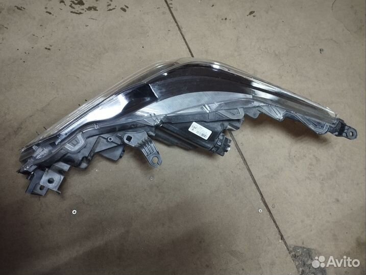 Фара правая Toyota Corolla