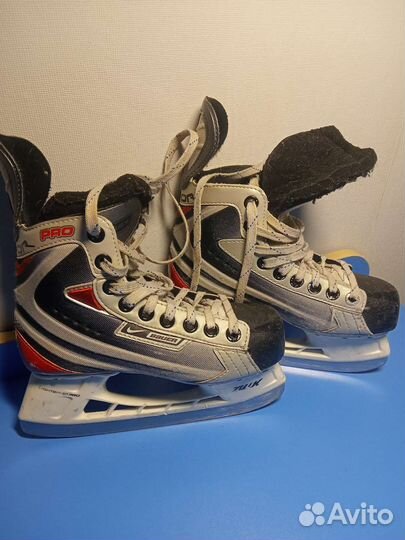 Коньки хоккейные