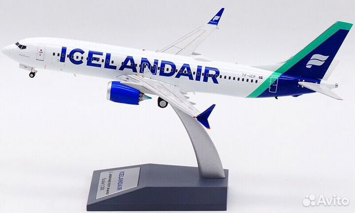 Модель самолета 1/200 Boeing 737MAX 8 Icelandair