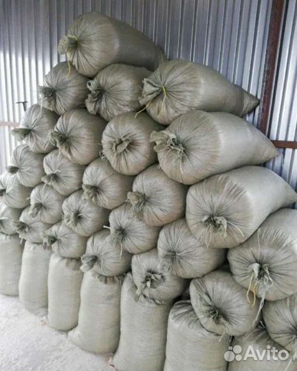 Опилки в мешках