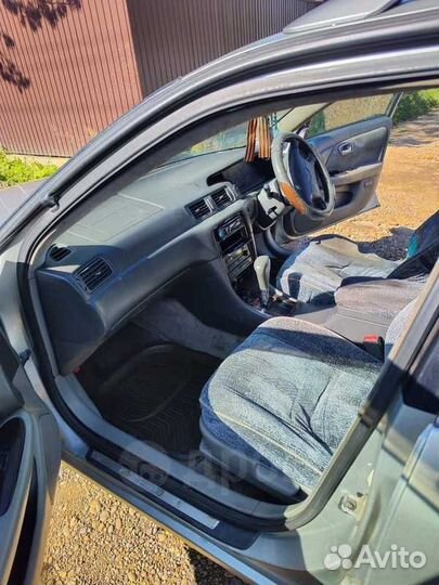 Toyota Mark II Wagon Qualis 2.2 AT, 2001, 476 000 км