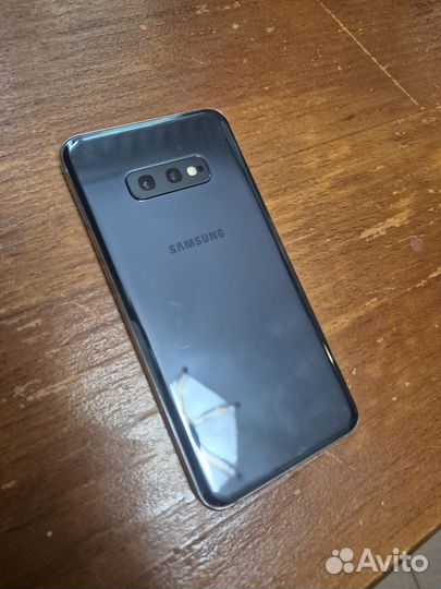 Samsung Galaxy S10e, 6/128 ГБ