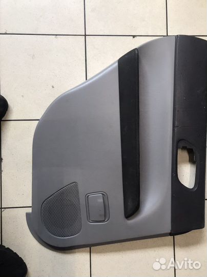 Обшивки дверей Subaru forester sg