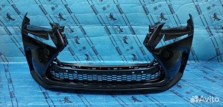 Бампер Лексус NX с юбкой и решеткой черный 14-17