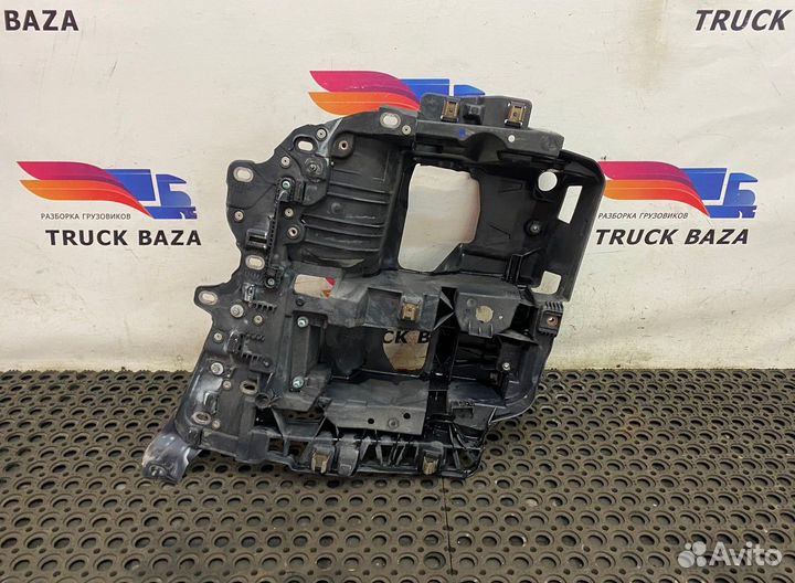 Кронштейн фары правой Man TGX