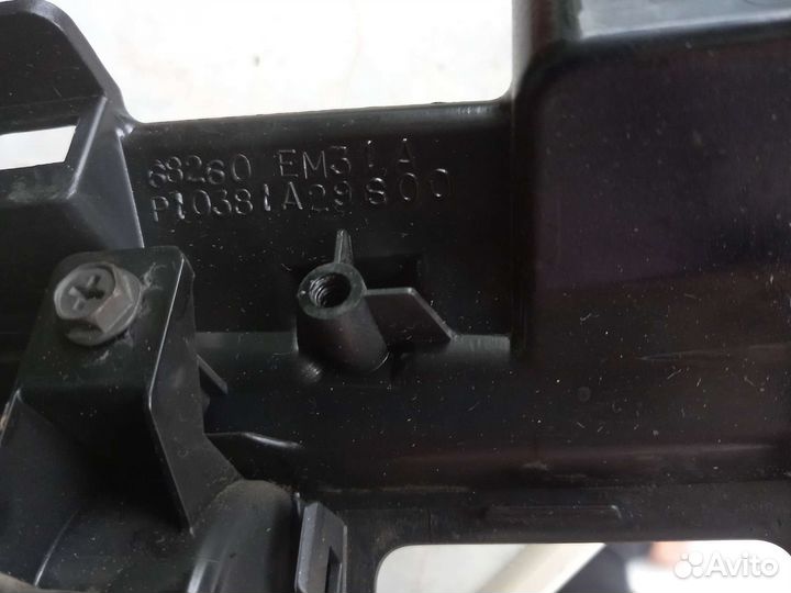 Рамка для автомагнитолы от nissan tiida