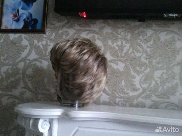 Парик из искусственных волос