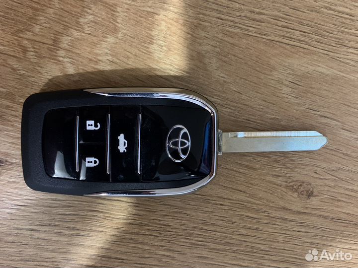 Выдвижной ключ Toyota