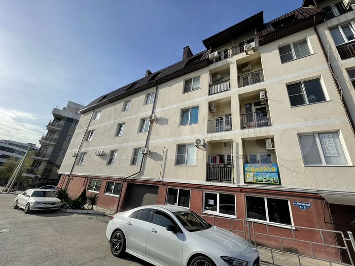 2-к. квартира, 67 м², 2/4 эт.