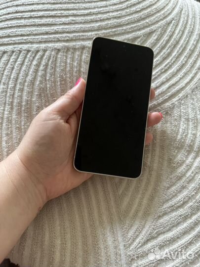 Samsung Galaxy S23, 8/256 ГБ