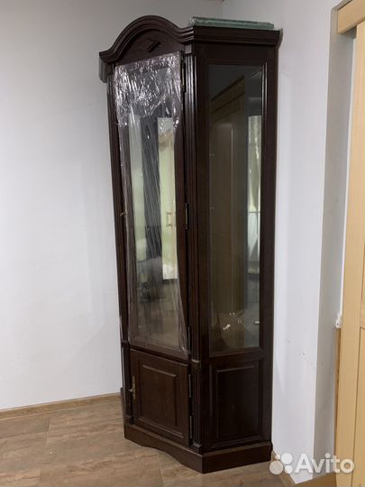 Витрина угловая