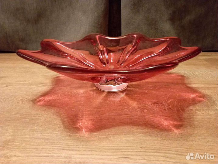 Интерьерное блюдо из гутного стекла