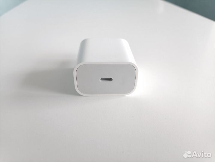 Apple 20W USB-C Power Adapter, оригинал