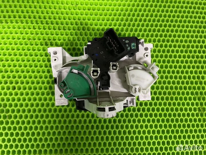 Блок управления отопителем Renault Logan 1