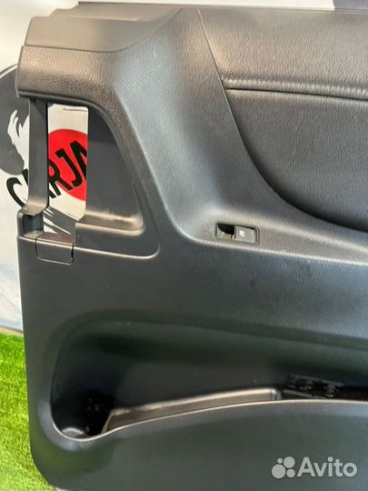 Обшивка двери задняя правая Toyota Sienta NSP172