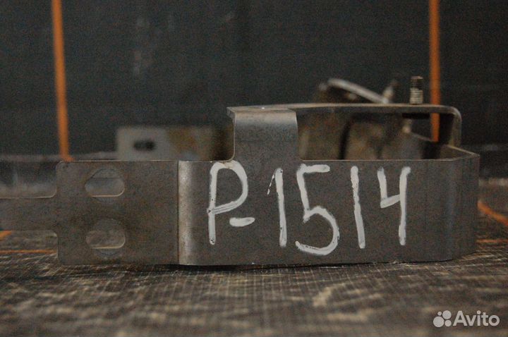 Кронштейн масляного радиатора-Mercedes-Benz G-W463