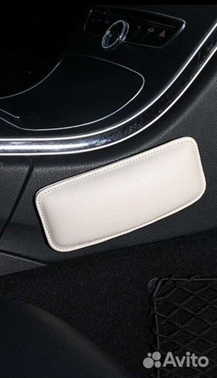 Наколенник кожаный для салона автомобиля