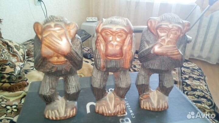 Статуэтки деревянные
