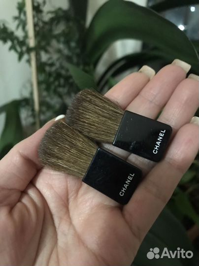 Спонжи и кисти для макияжа chanel