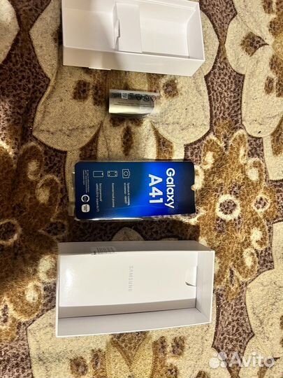 Коробка для телефона самсунг гэлекси А3 и А41