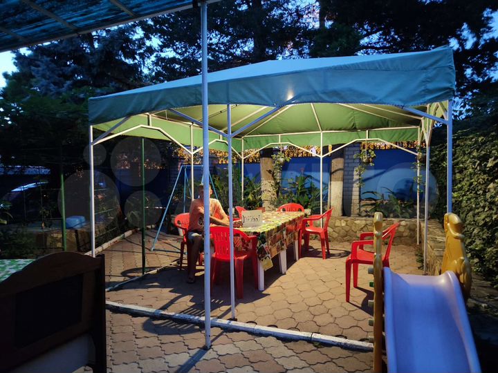 Дом 200 м² на участке 2 сот.