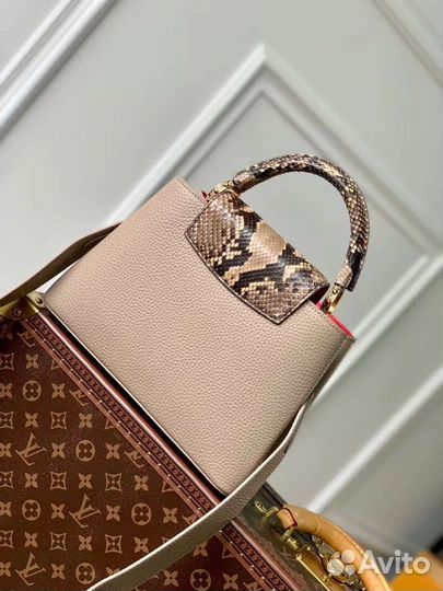 Сумка Louis Vuitton capucines