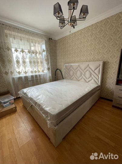 Кровать двухспальная в наличии и на заказ. Доставка