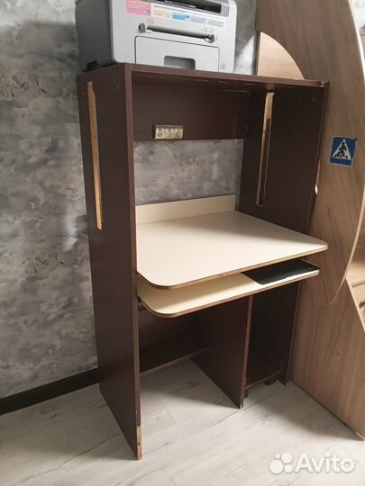 Компьютерный стол бу 77*62*131