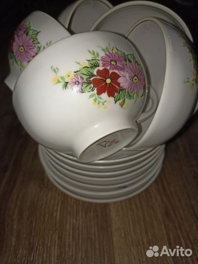 Набор чашка с блюдцами и сахарницей