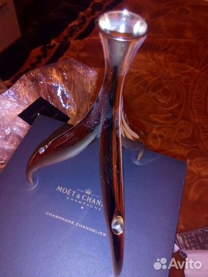 Поставка с бокалами Moët & Chandon