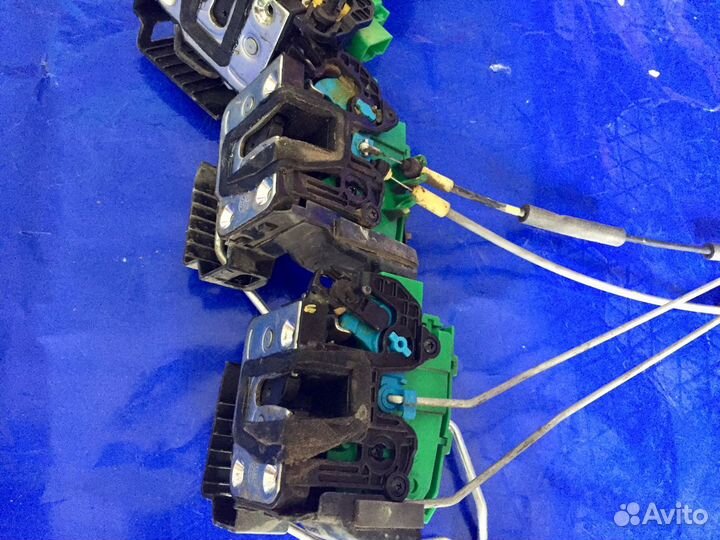 Замок двери в сборе Kia Rio 2011-2017