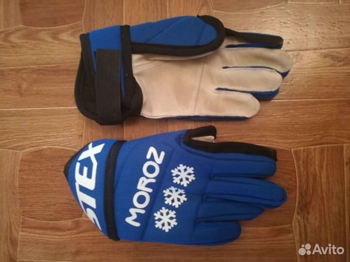 Перчатки хоккейные