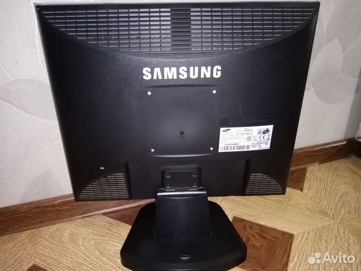 Монитор Samsung