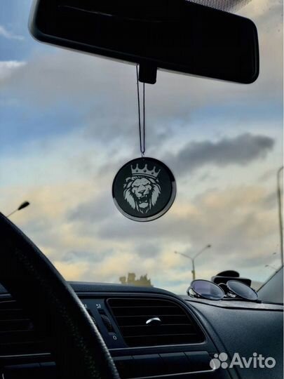 Подвеска в машину на зеркало Kia