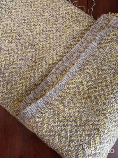 Отрез ткани букле