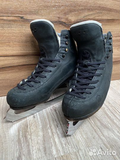 Фигурные коньки Risport Royal Super (Черные)