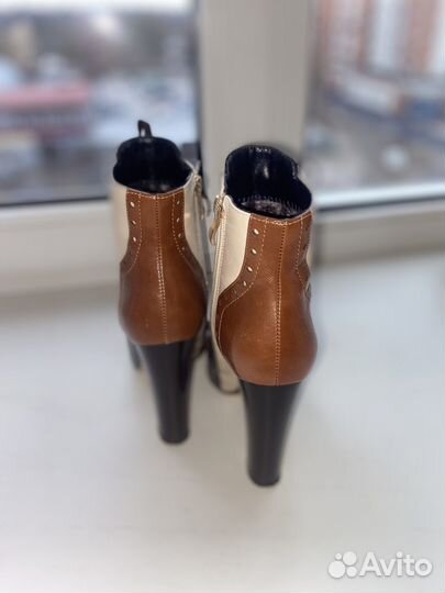Сапожки женские