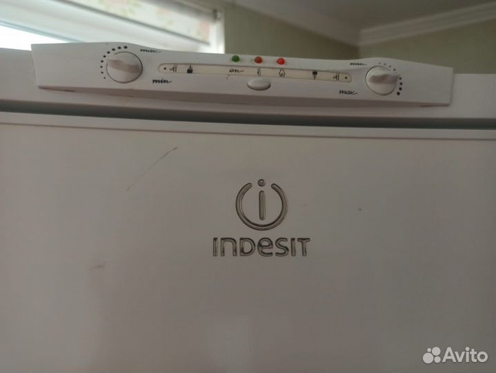 Холодильник Indesit c 240 g
