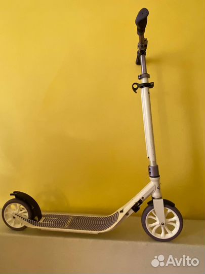 Самокат Avantgarde 200