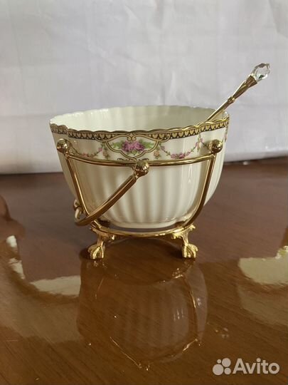 Фарфоровая сахарница