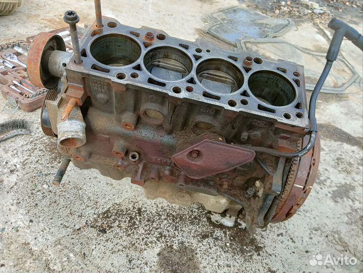 Блок двигателя без ГБЦ ford контур